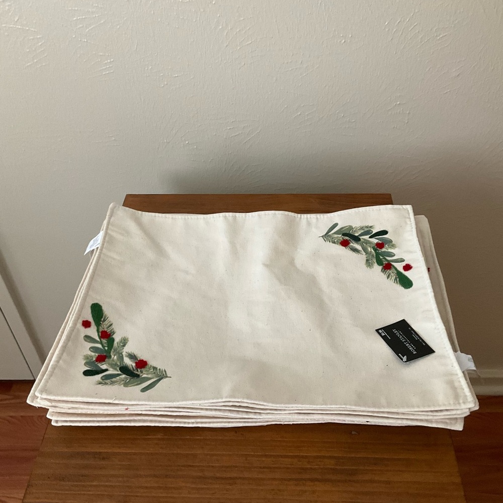 Hobby lobby, Festive Holly Berry Cream, Green and Red Placemats, set of 11